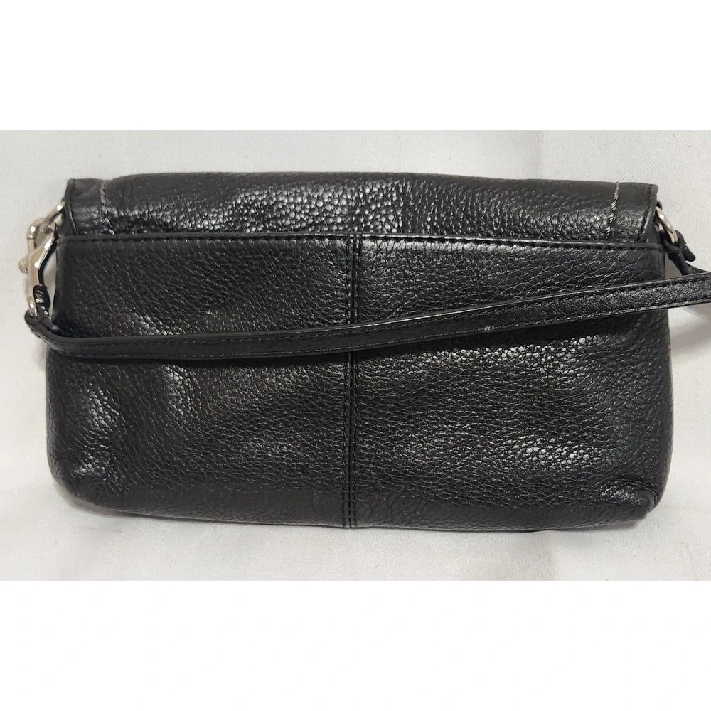 Coach Campbell Black Pebbled Leather Wristlet Teal Interior Card Silver Hardware
